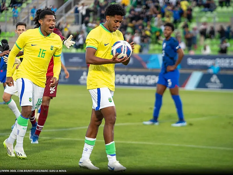 Brasil marca no fim e vence EUA na estreia no futebol masculino no Pan