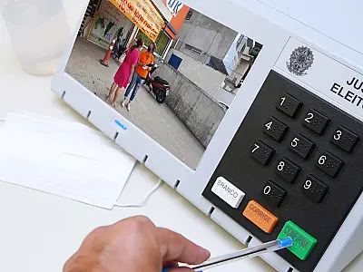 Seis governadores deixam cargos para disputar eleições de outubro