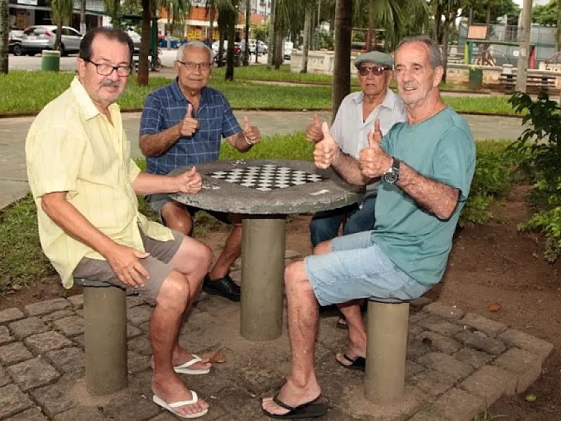 Com 'tudo por perto', moradores da Aparecida, em Santos, nem sonham em se mudar de lá