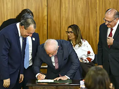 Lula assina decreto para impulsionar bionegócios na Amazônia