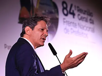 Governo busca 'linha fina' para honrar promessas e ter regra fiscal sustentável, diz Haddad