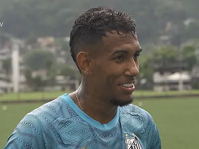Carille admite que pensa em utilizar Rwan Seco no profissional