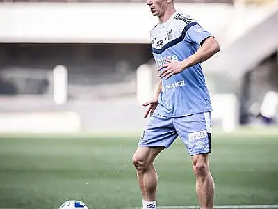 Por que Santos contratou atacante uruguaio por apenas quatro meses