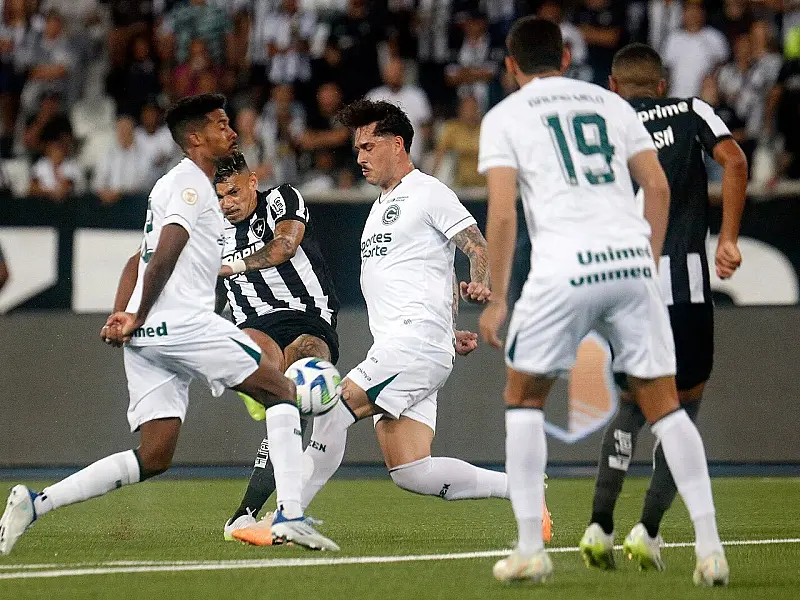 Botafogo e Goiás empatam no Rio e novo tropeço evita disparada do líder