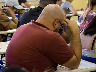 Candidatos fazem prova do Vestibular das Fatecs no domingo (12)