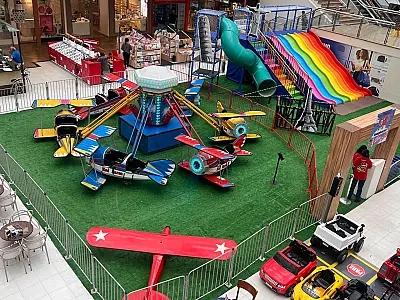 Atração infantil anima as férias no Shopping Parque Balneário