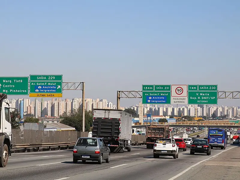 SP: 2,2 milhões de veículos devem deixar a capital no fim de ano