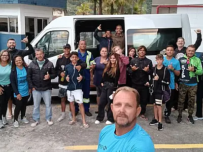 Equipe de surf do Guarujá compete no Hang Loose Surf Attack com 26 atletas