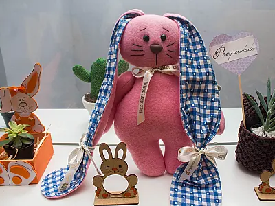 Feira de Arte Empreendedora reúne venda de artesanatos no Paço Municipal