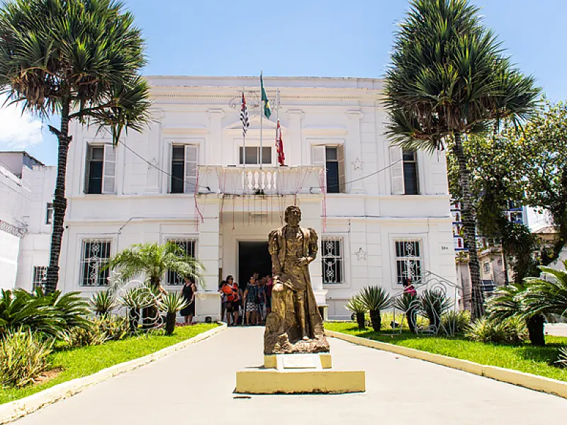 Com dívida bilionária, São Vicente publica decreto de corte de gastos e prevê severo ajuste fiscal