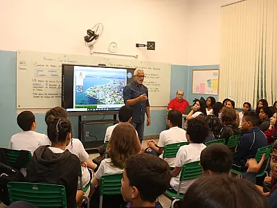 Alunos de Santos têm aula especial sobre cultura oceânica e meio ambiente