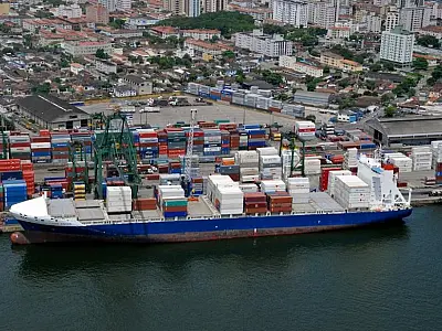 Trabalhadores do Porto de Santos recebem ações de saúde em parceria com a Prefeitura