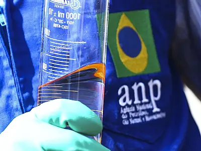 Produção brasileira de petróleo aumenta 4% em 2022, diz ANP