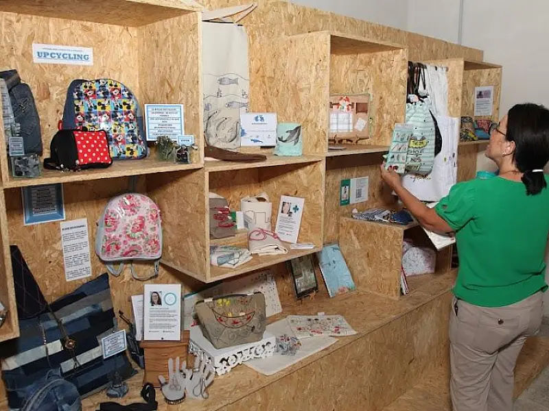 Feiras de economia criativa oferecem produtos e intervenções artísticas no fim de Semana