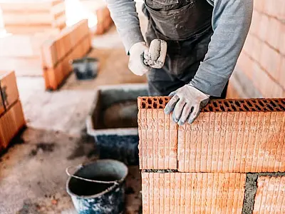 Mais de 150 vagas em diversos cargos estão abertas no Centro Público de Emprego de Santos