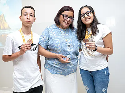 Secretaria de Educação reconhece desempenho de alunos premiados pela OBMEP