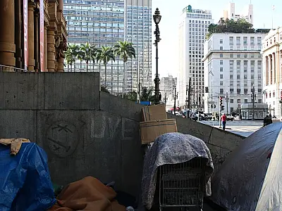 Morador em situação de rua morre em centro de convivência em São Paulo