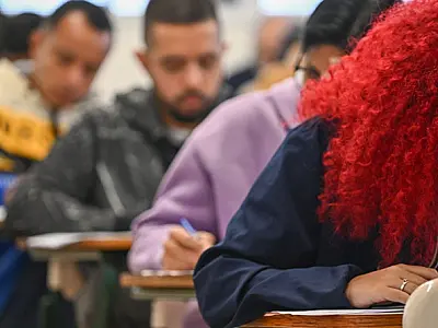 Estudantes de Fatecs podem concorrer a bolsas de graduação do Santander Universidades