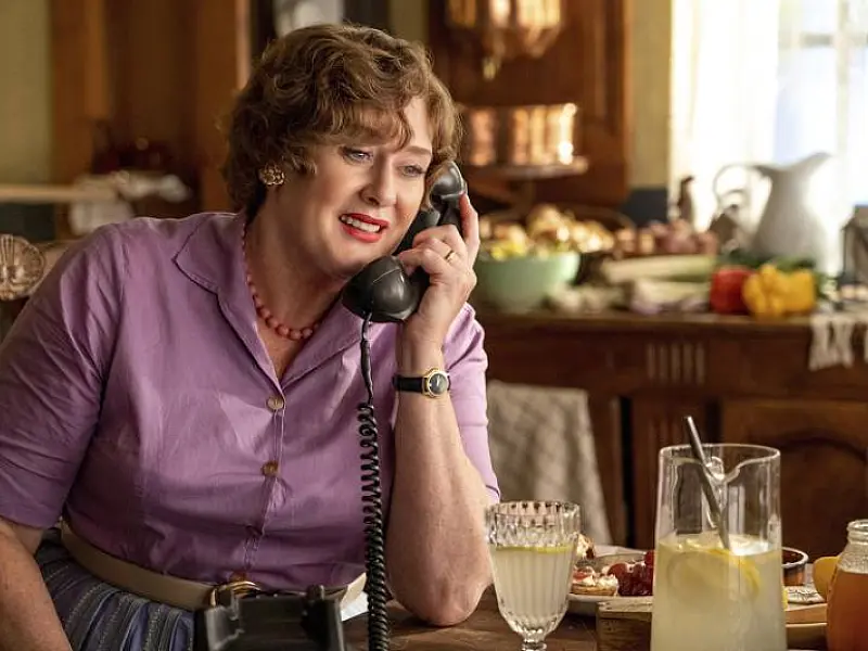Segunda temporada da série 'Julia' vai abordar contradições da chef em meio a avanços sociais