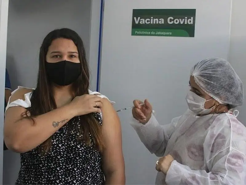Vacinação contra a Covid-19 segue neste fim de semana