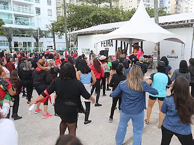Cidade do Guarujá terá 'Dançando na Praça Chique é ser Brega' neste sábado