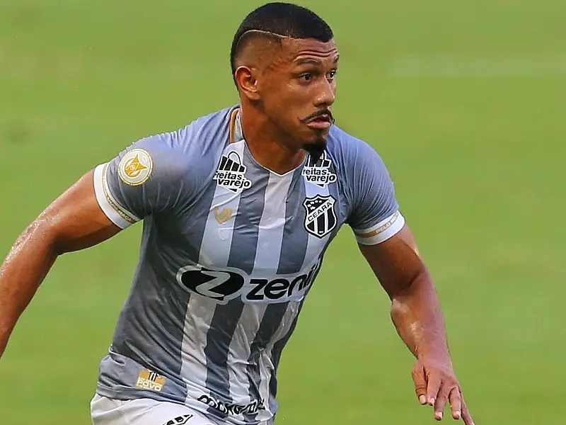 Sem acordo com Byron, Santos tenta driblar 'blefe' do Ceará por Sobral