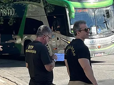 Guarujá suspende novas autorizações para ingresso de ônibus e vans na Cidade