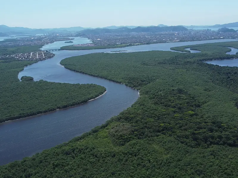 São Vicente avança no ordenamento urbano e incentiva atividades portuárias