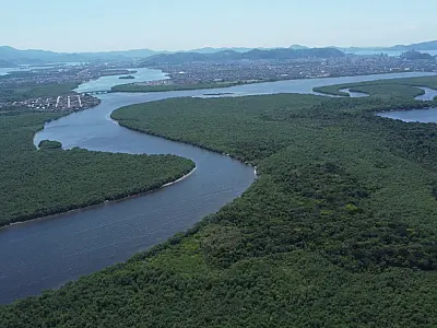 São Vicente avança no ordenamento urbano e incentiva atividades portuárias