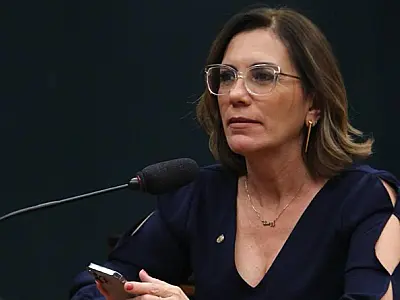 Deputada do PL quer pena maior para quem rouba e furta celular no Brasil