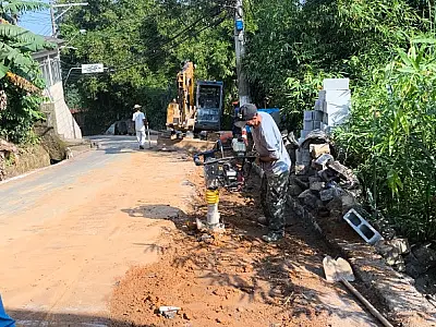 Projeto: Mais uma rua de morro de Santos conta com rede de drenagem
