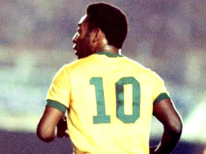 O homem que parou uma guerra com a arte do futebol