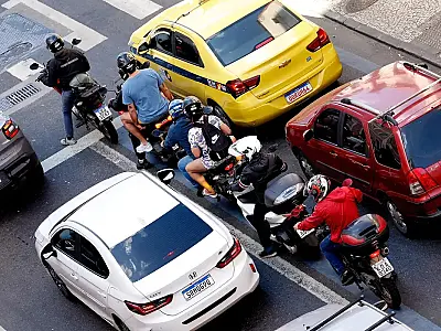 Mortes envolvendo moto aumentam com expansão da economia de aplicativo
