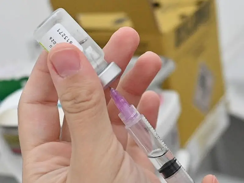 Vacinação recomeça em Santos com reforço na campanha contra a dengue