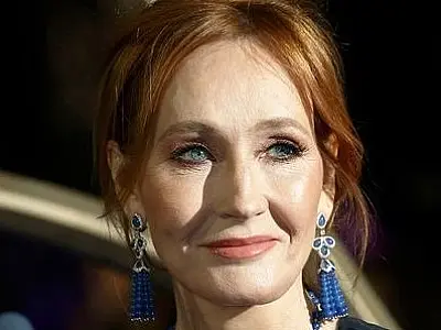 Escola cancela homenagem a autora de Harry Potter