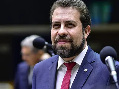 Boulos lidera citações na internet, mas 1/3 de engajamento é negativo, aponta Datafolha