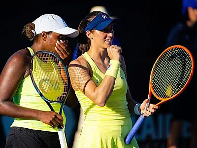 Dupla de Stefani vai à semi e Bia Haddad às quartas no WTA de Adelaide
