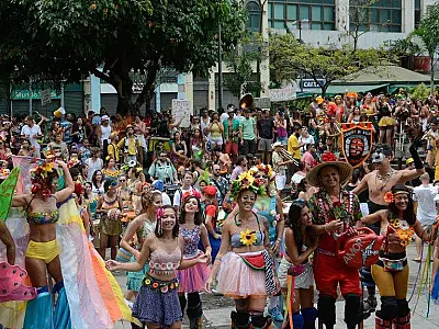 Governo de SP diz que prefeituras é que devem fiscalizar festas de Carnaval