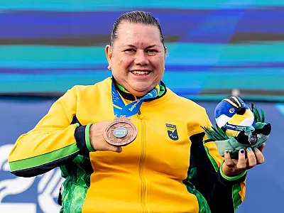Em categoria acima, santista Beth Gomes é bronze no Parapan no lançamento de dardo