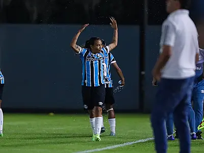 Grêmio bate Inter na abertura da 13ª rodada do Brasileiro Feminino