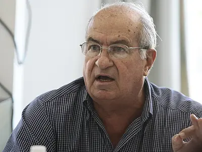 Nei Serra lança livro e relembra seus tempos à frente de Cubatão