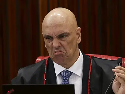 Moraes nega pedido de Bolsonaro para não comparecer a interrogatório