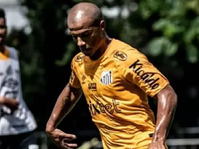 Bustos corta Sánchez e leva reforços para enfrentar o Fluminense