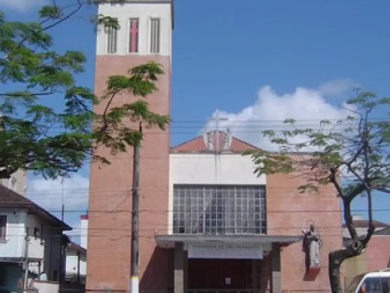 Após 50 anos, paróquia santista São Benedito celebra sua última missa