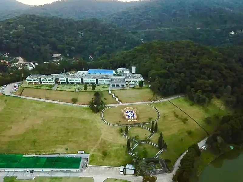 Quadrilha é presa por furtar bolas, chuteiras e uniformes da CBF