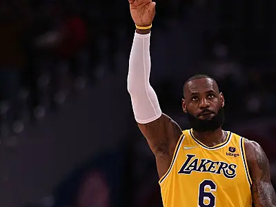 LeBron James, astro da NBA, se torna oficialmente bilionário