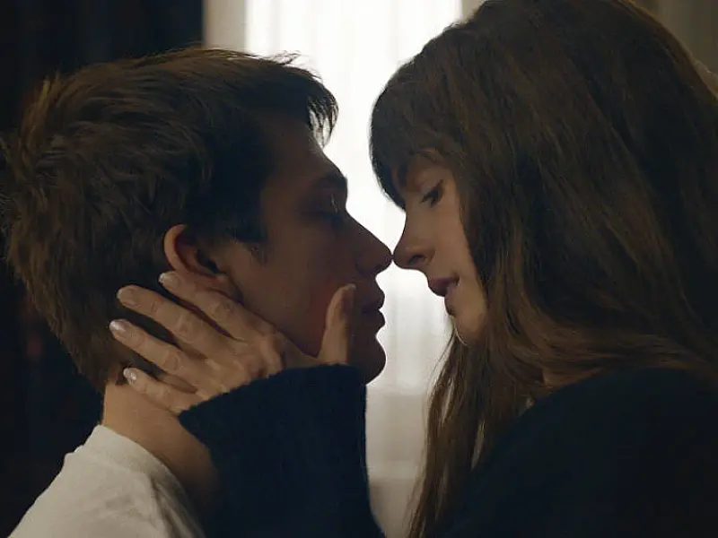 Anne Hathaway, em 'Ideia de Você', desafia o etarismo com o 'it boy' Nicholas Galitzine