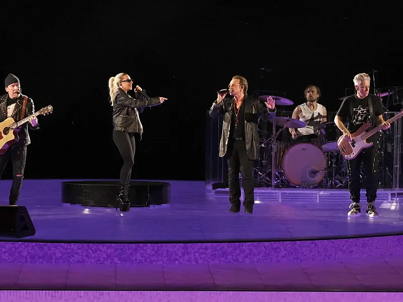 Lady Gaga canta 'Shallow' com U2 na Sphere, em Las Vegas