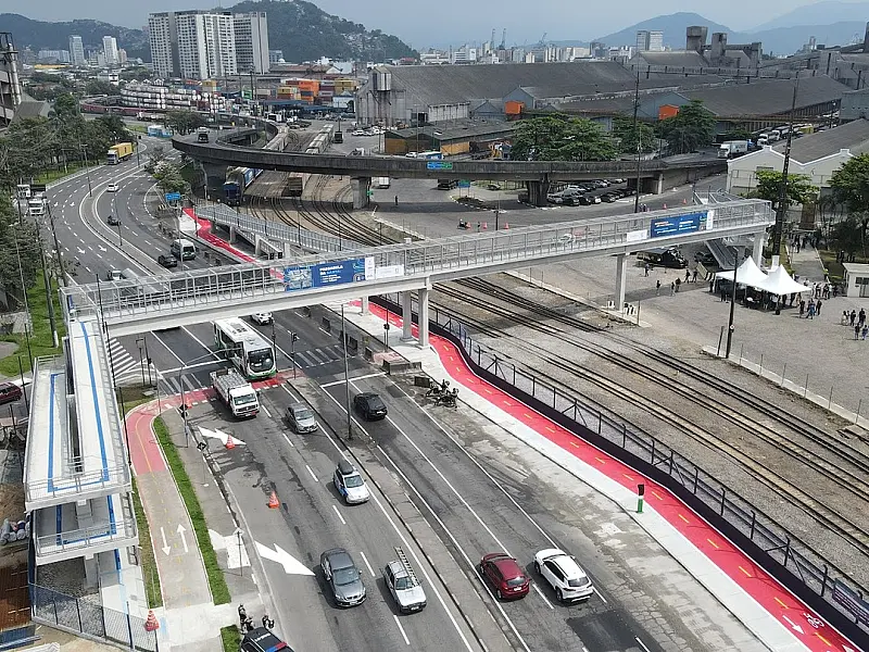 Aberta nova passarela de acesso ao terminal de cruzeiros de Santos