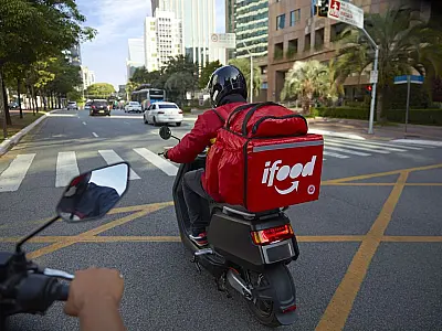 iFood amplia segurança no trânsito com investimento em tecnologia